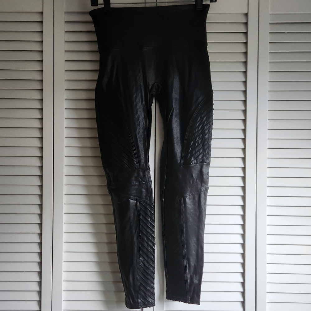 ☀️SPANX Black High-Rise Leggings